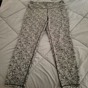 Black and White Textured Patterned Full Length Hi Waist Leggings With Pockets